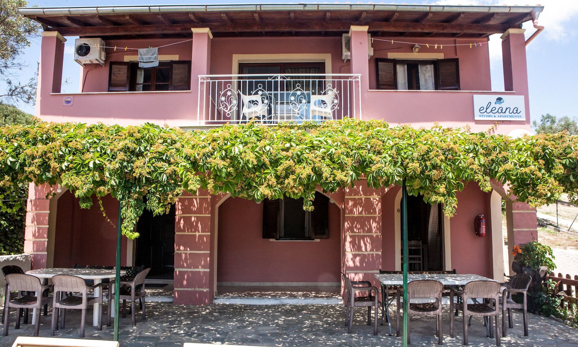 Eleana Apartments And Studios Agios Georgios  Esterno foto
